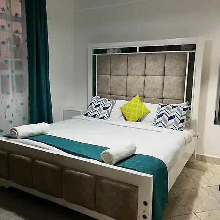The Pine 2 Bedroom House California Plaza Nanyuki Exterior photo