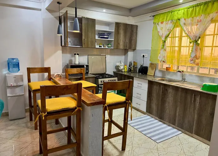 The Pine 2 Bedroom House California Plaza