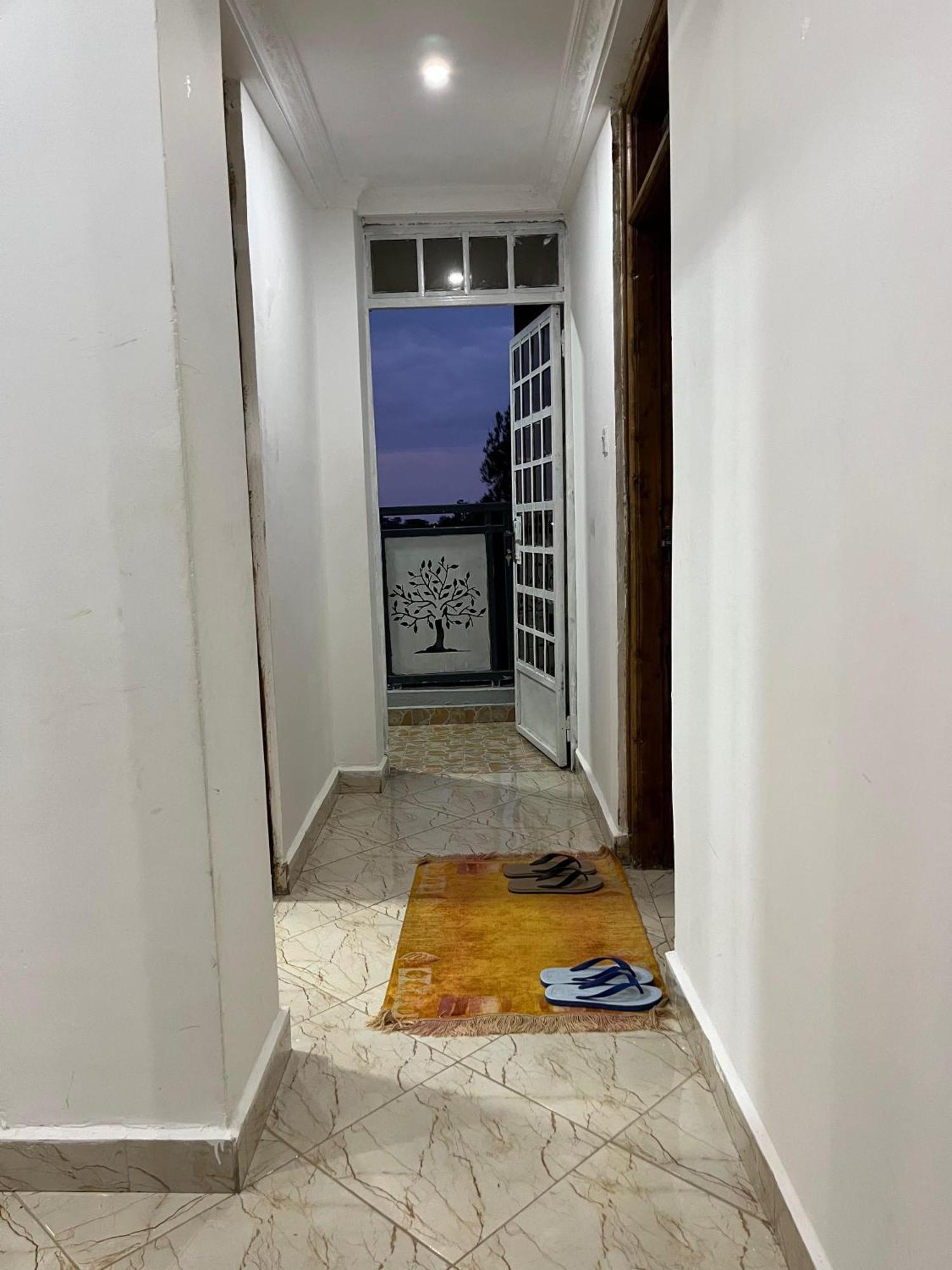 Apartment The Pine 2 Bedroom House California Plaza