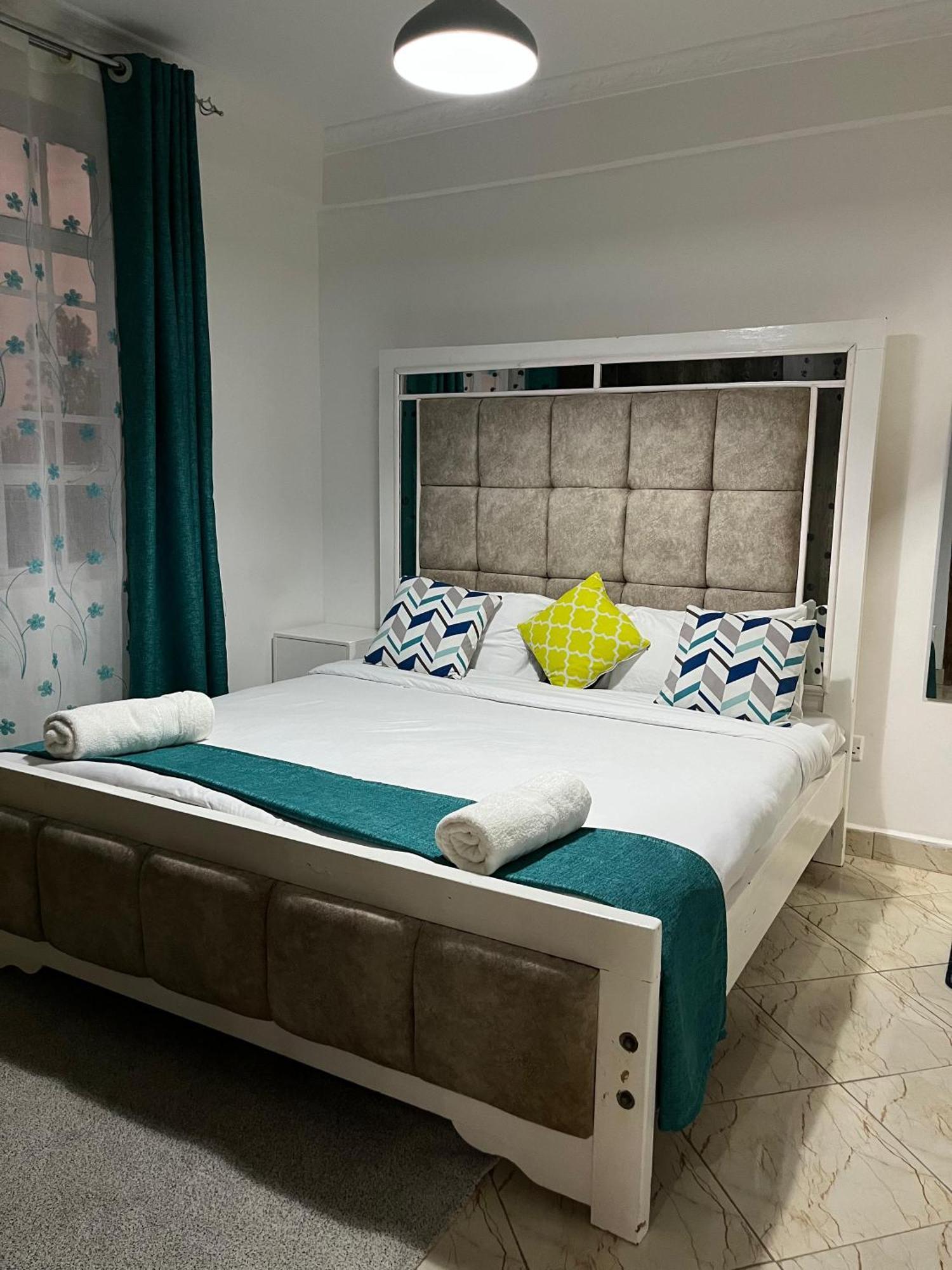 Apartment The Pine 2 Bedroom House California Plaza Nanyuki