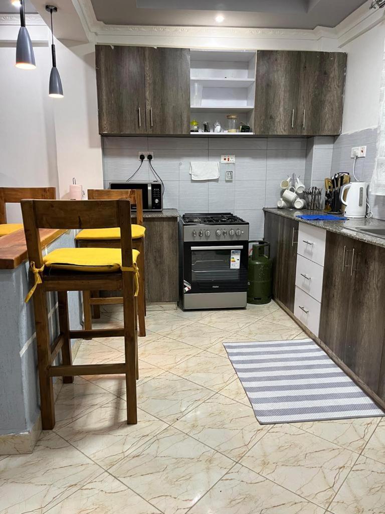 The Pine 2 Bedroom House California Plaza Apartment *